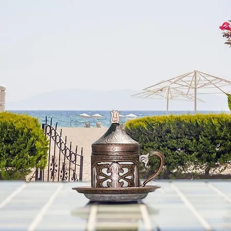 Colophon Beach Hotel *